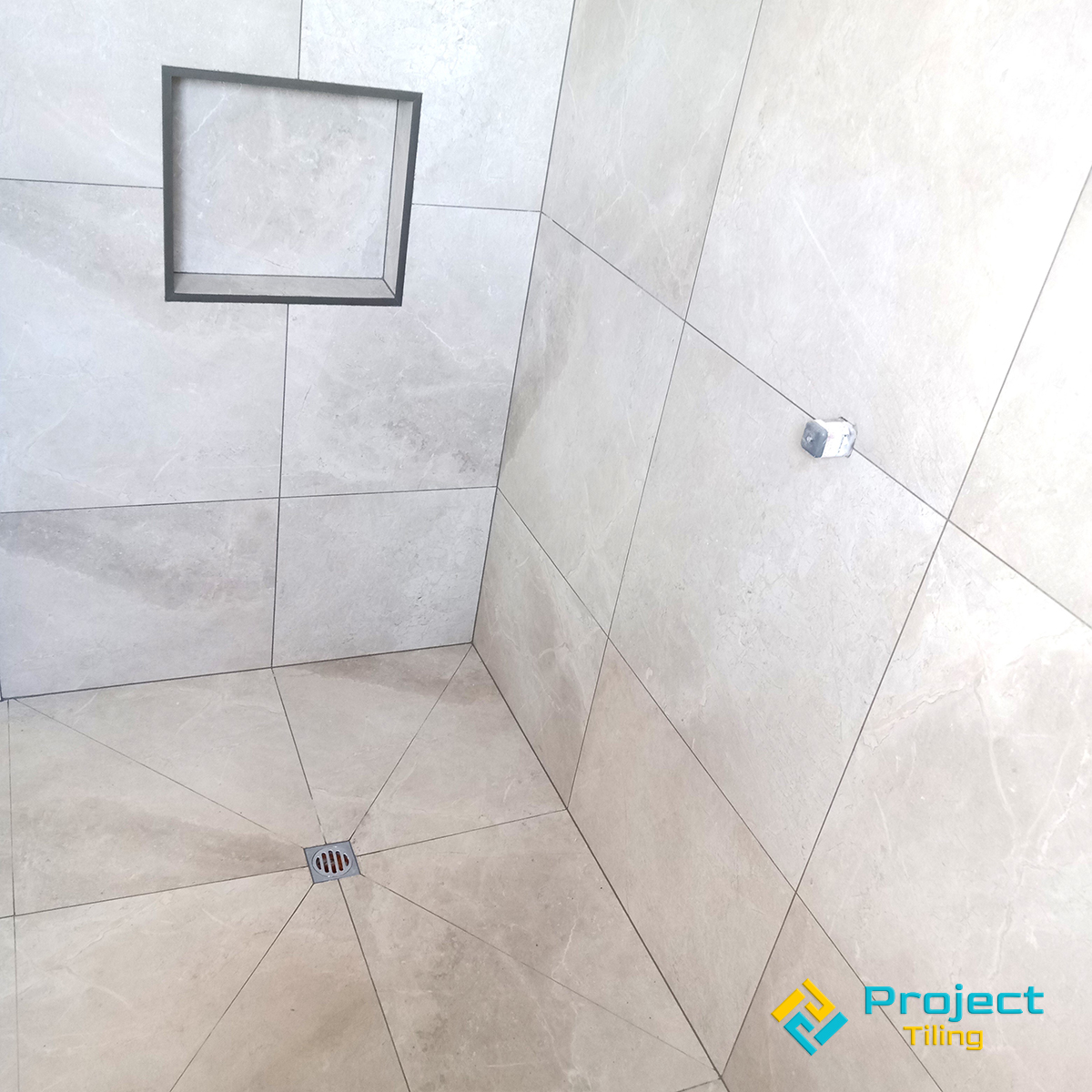 varying shades of beige and uneven staining
          create a limestone look